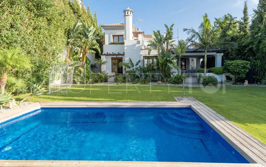 For sale villa in La Resina Golf with 4 bedrooms
