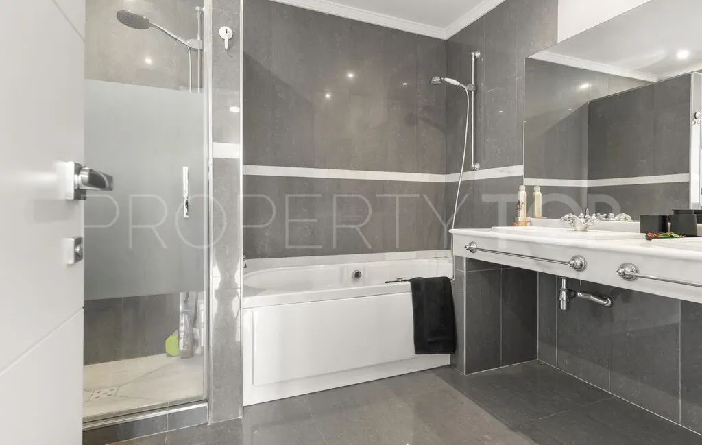 For sale villa in La Resina Golf with 4 bedrooms