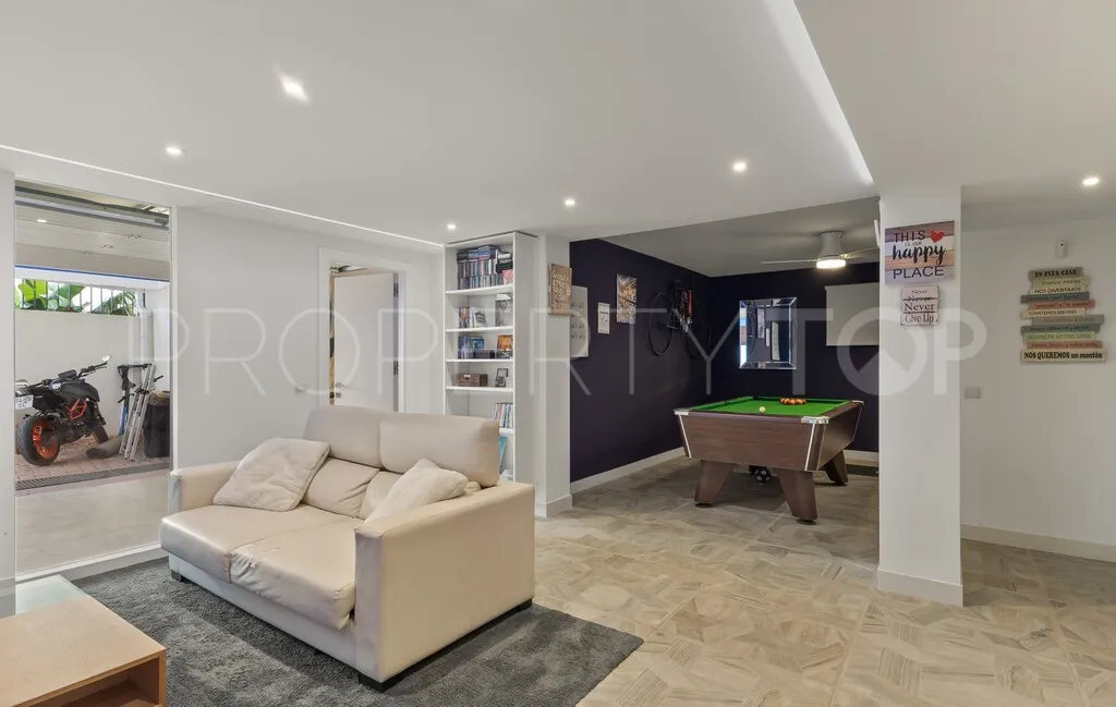 For sale villa in La Resina Golf with 4 bedrooms