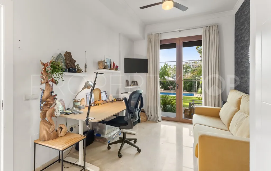 For sale villa in La Resina Golf with 4 bedrooms