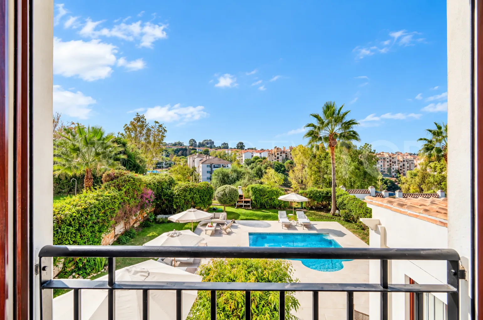 Villa for sale in La Resina Golf