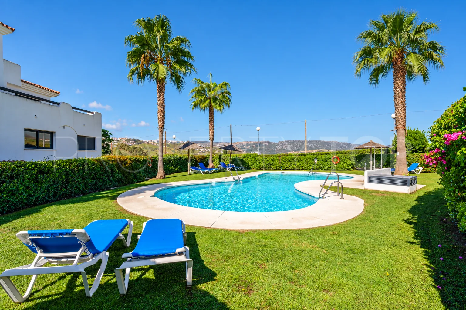 Comprar apartamento planta baja en Casares