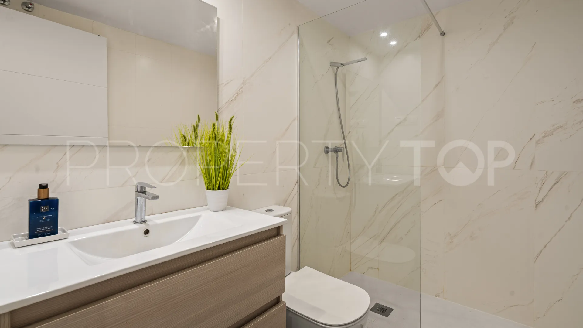 Comprar apartamento planta baja en Casares