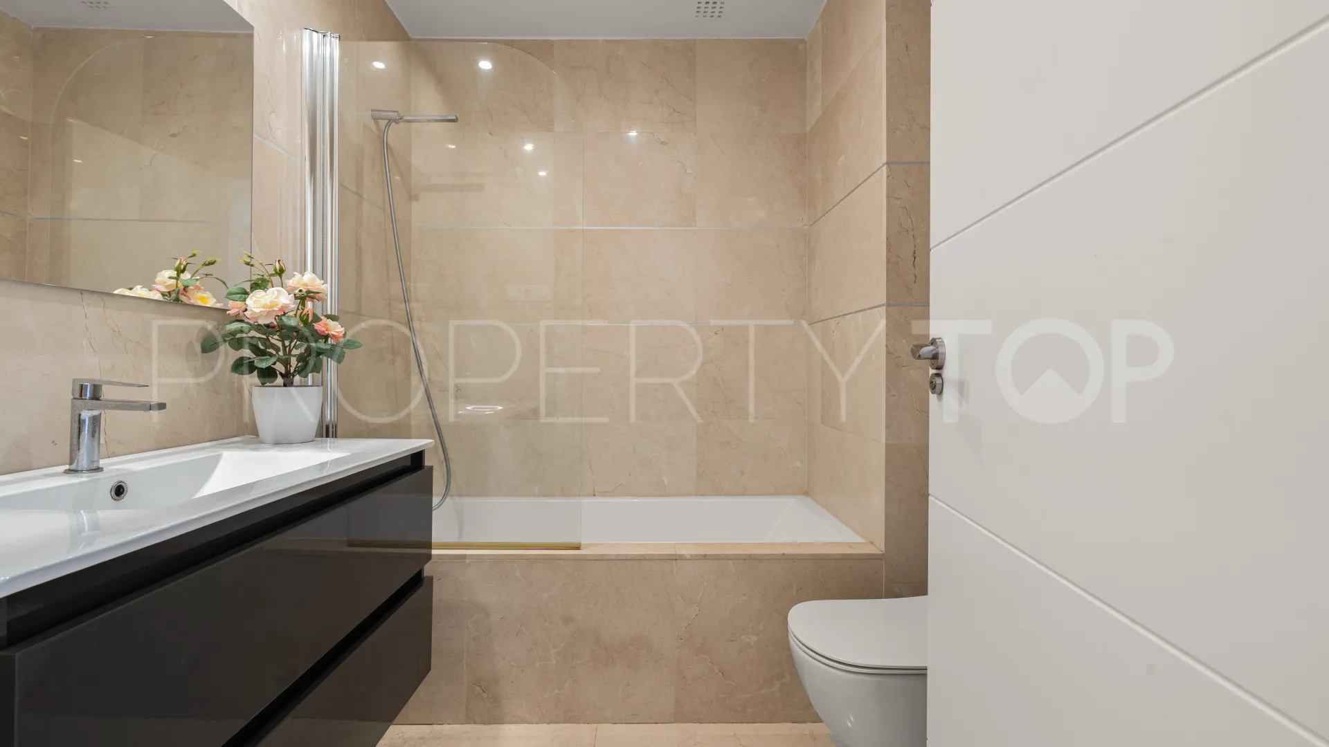 Comprar apartamento planta baja en Casares
