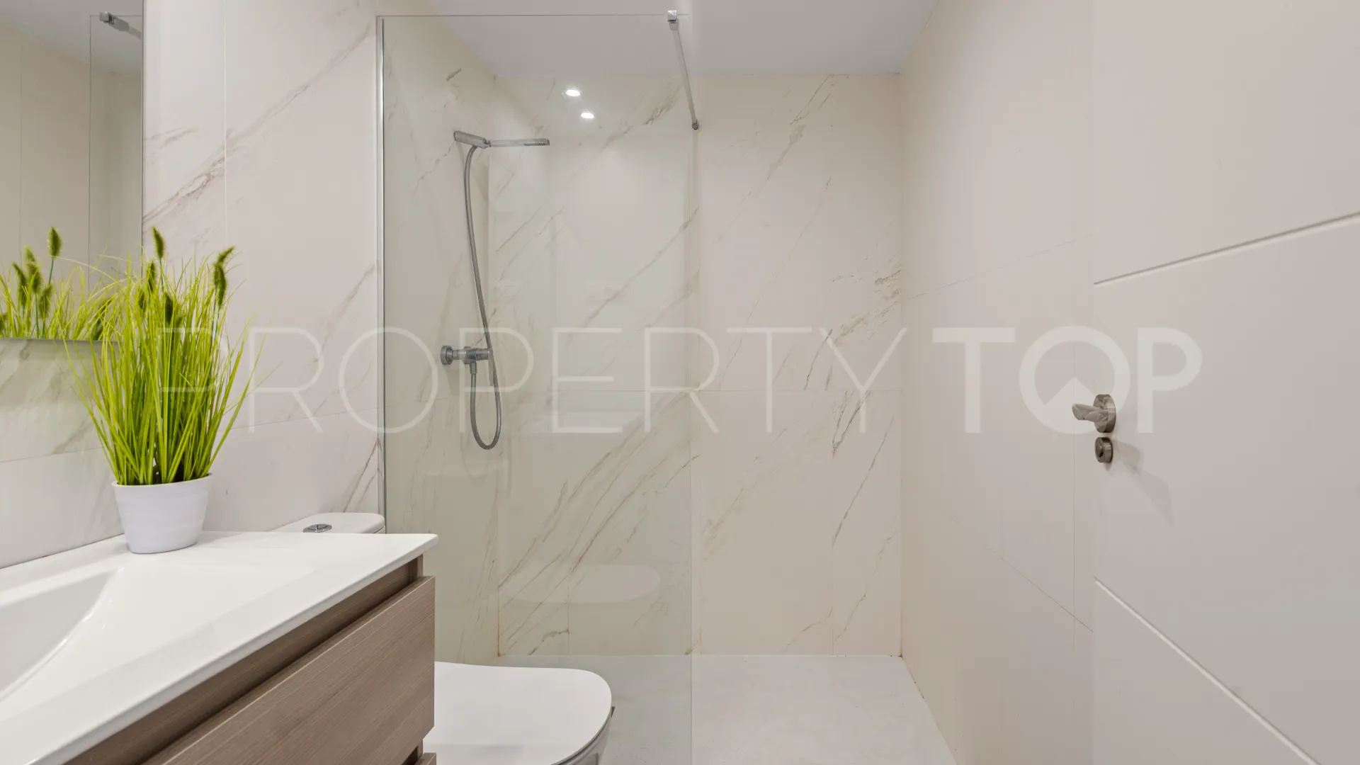 Comprar apartamento planta baja en Casares