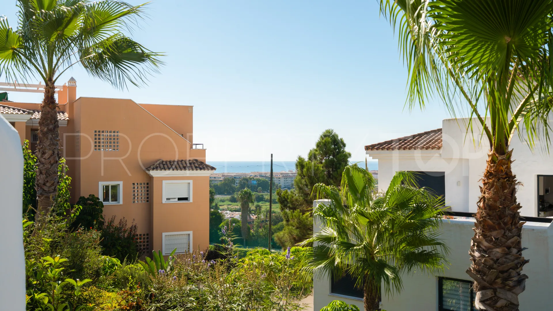 Comprar apartamento planta baja en Casares
