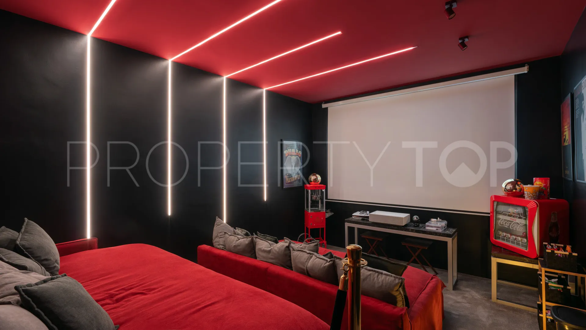 Villa con 6 dormitorios en venta en Nueva Andalucia