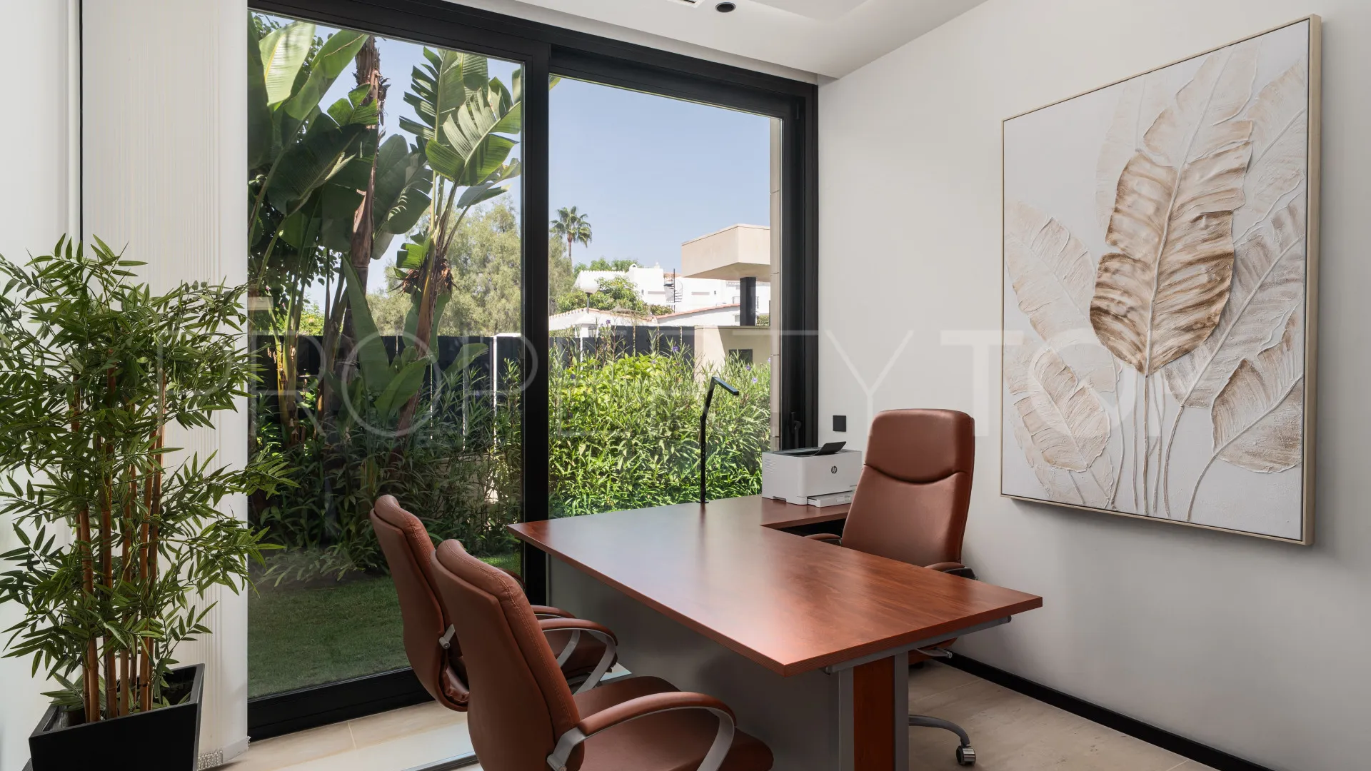 Villa con 6 dormitorios en venta en Nueva Andalucia