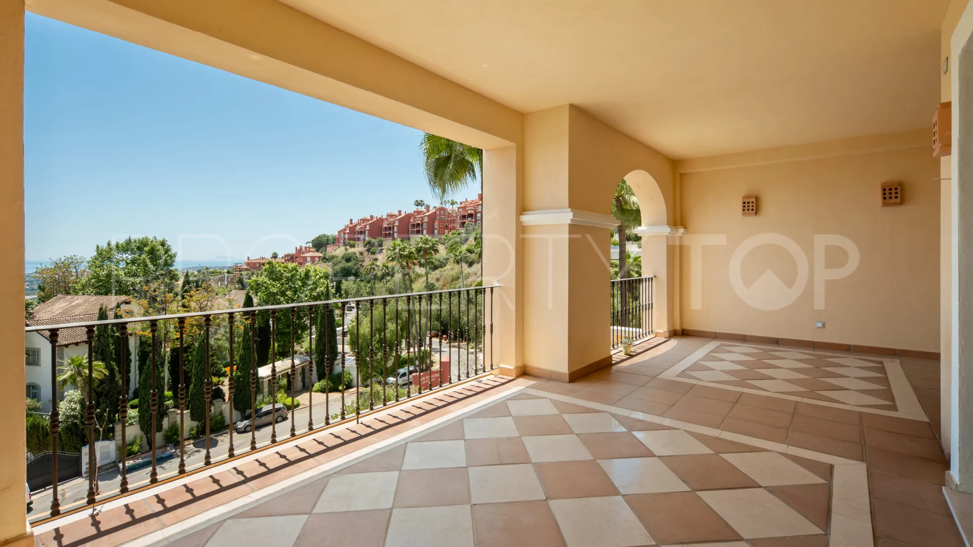 Buenavista, atico duplex con 4 dormitorios en venta