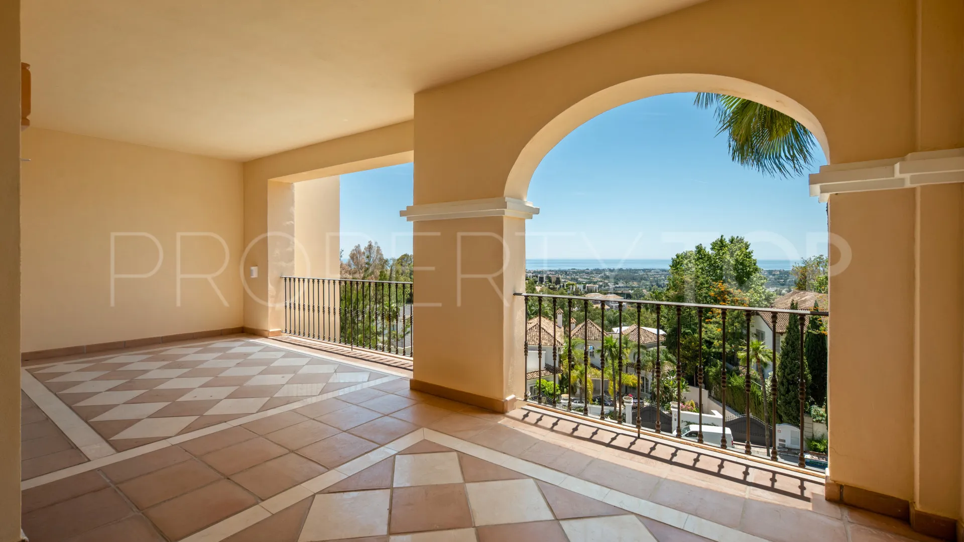 Buenavista, atico duplex con 4 dormitorios en venta