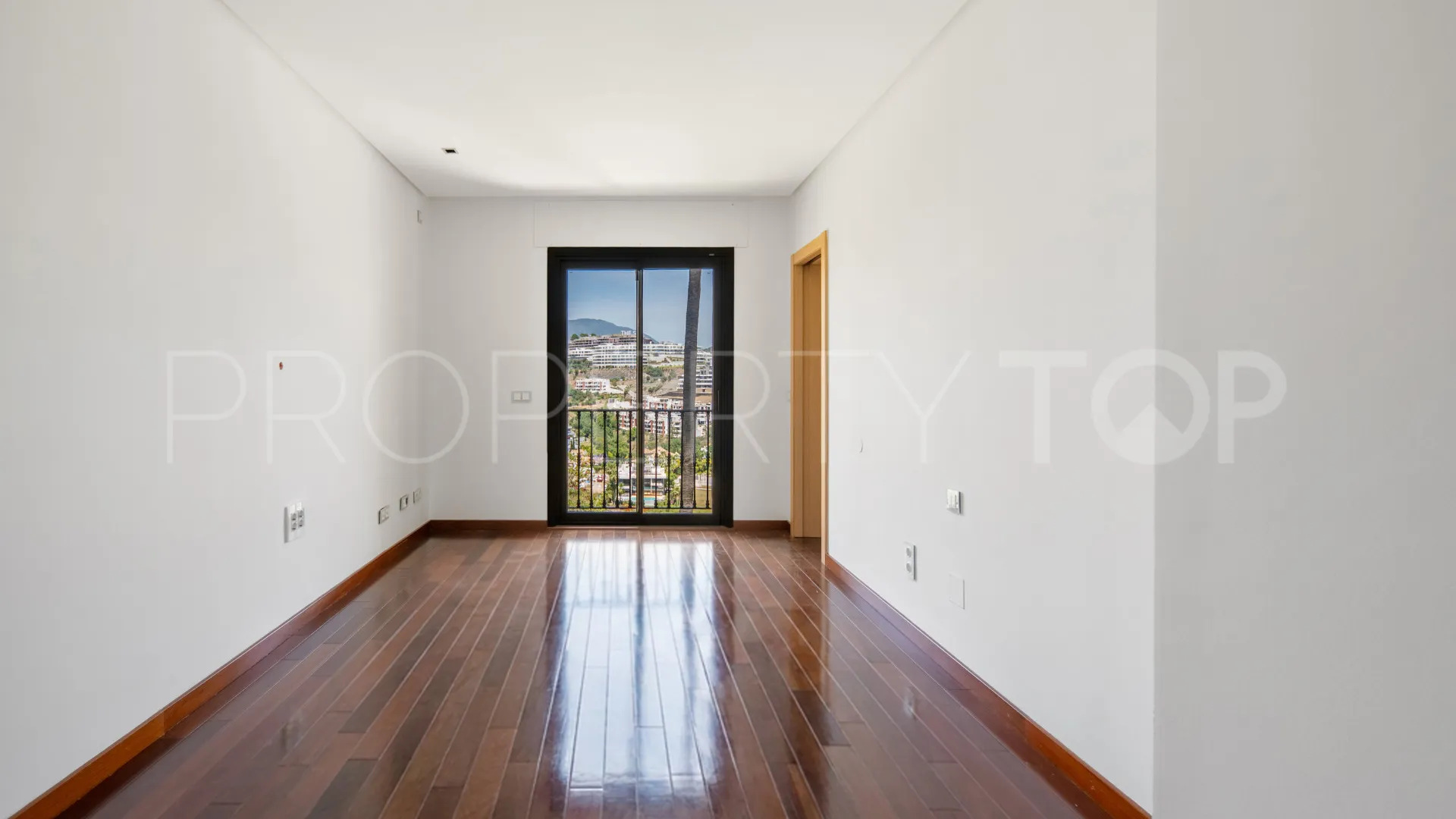 Buenavista, atico duplex con 4 dormitorios en venta