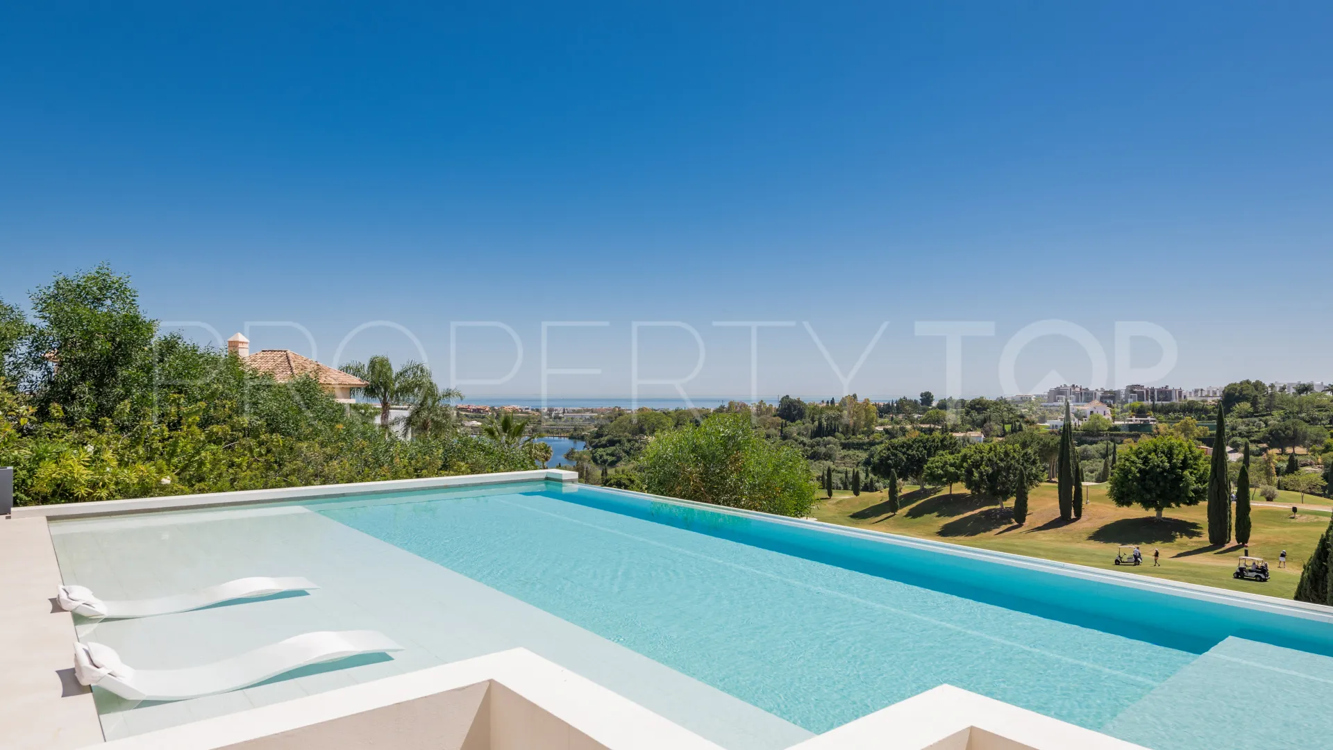 5 bedrooms villa for sale in Los Flamingos