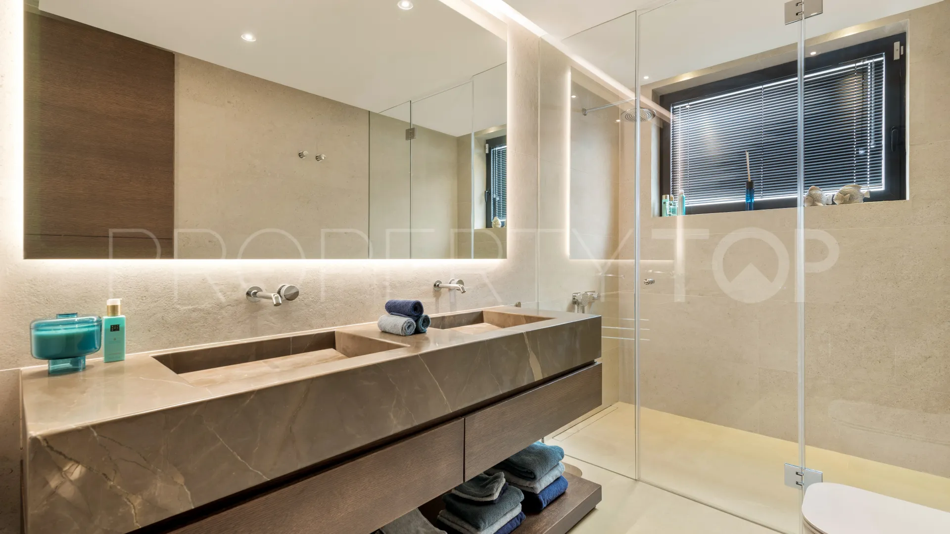 5 bedrooms villa for sale in Los Flamingos