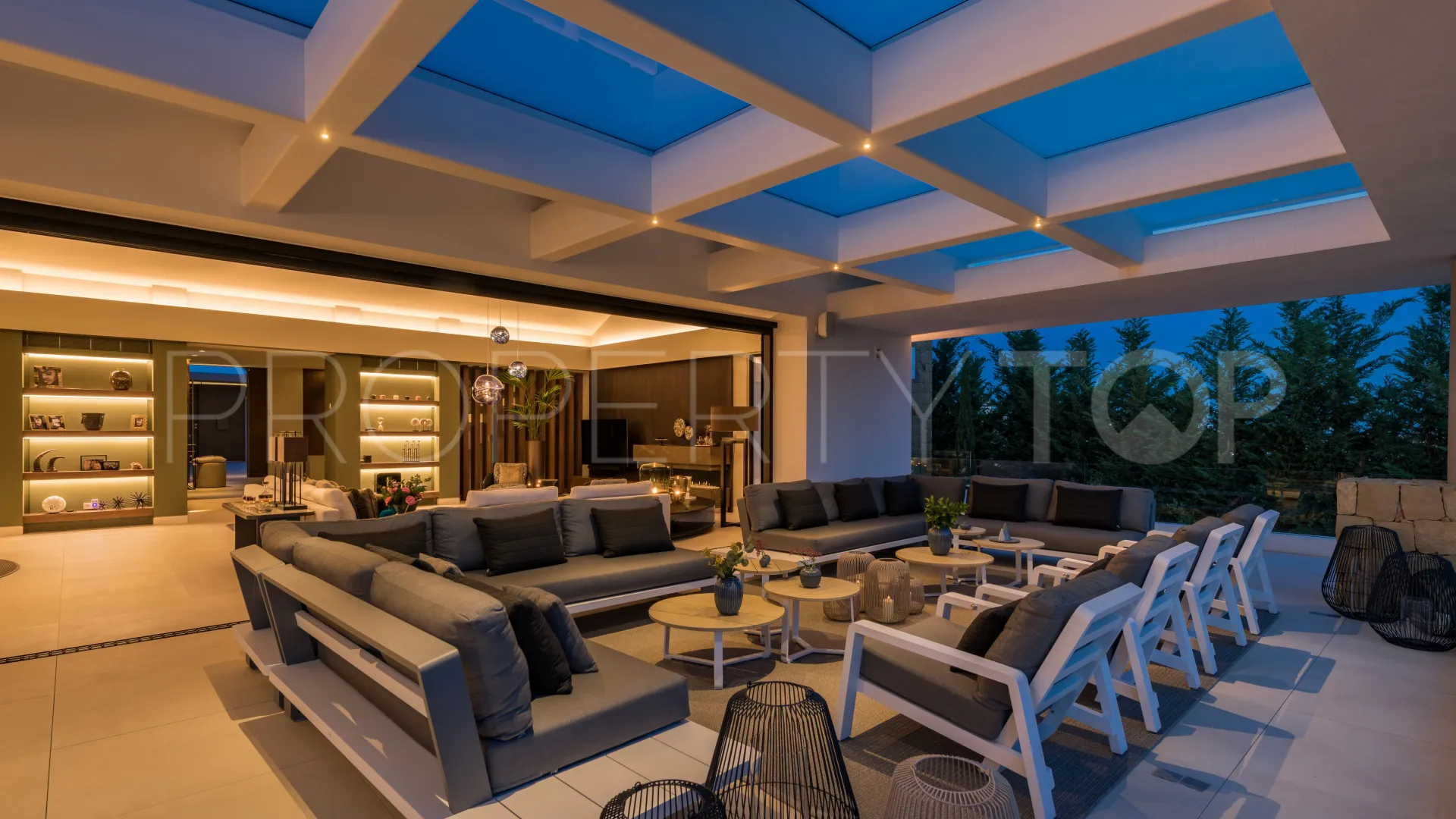 5 bedrooms villa for sale in Los Flamingos