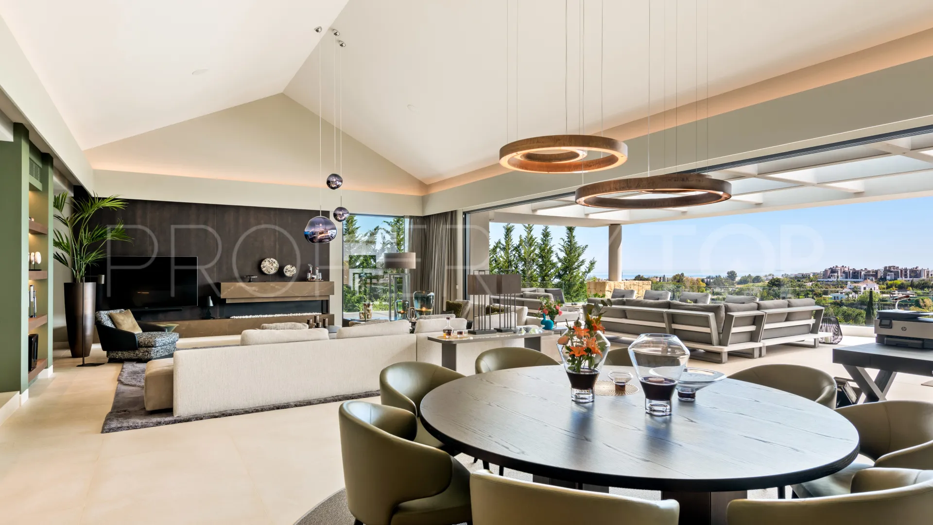 5 bedrooms villa for sale in Los Flamingos