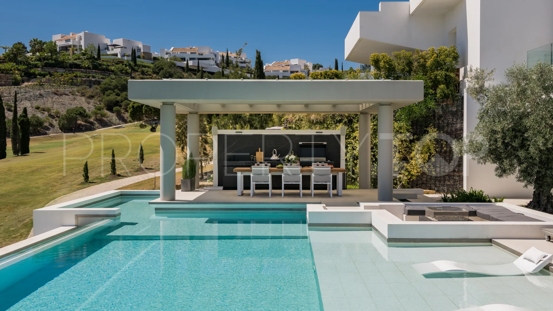 5 bedrooms villa for sale in Los Flamingos
