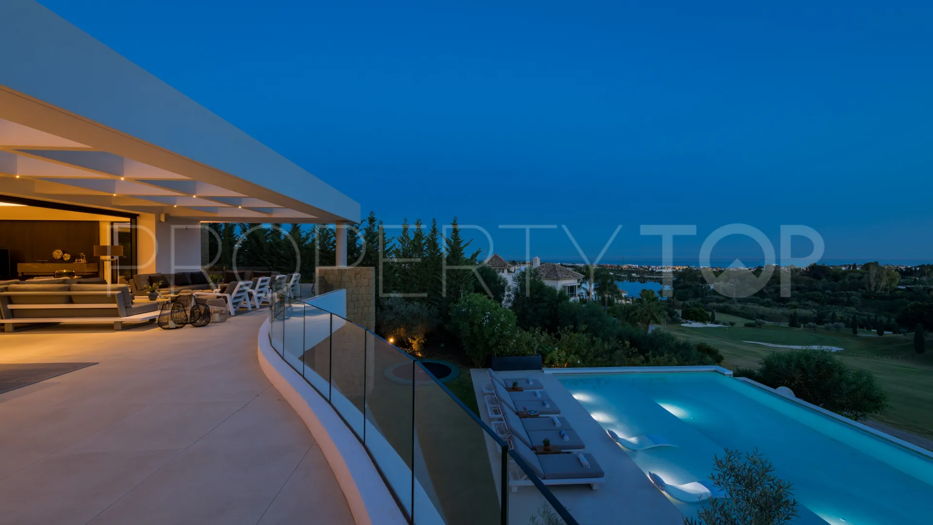 5 bedrooms villa for sale in Los Flamingos