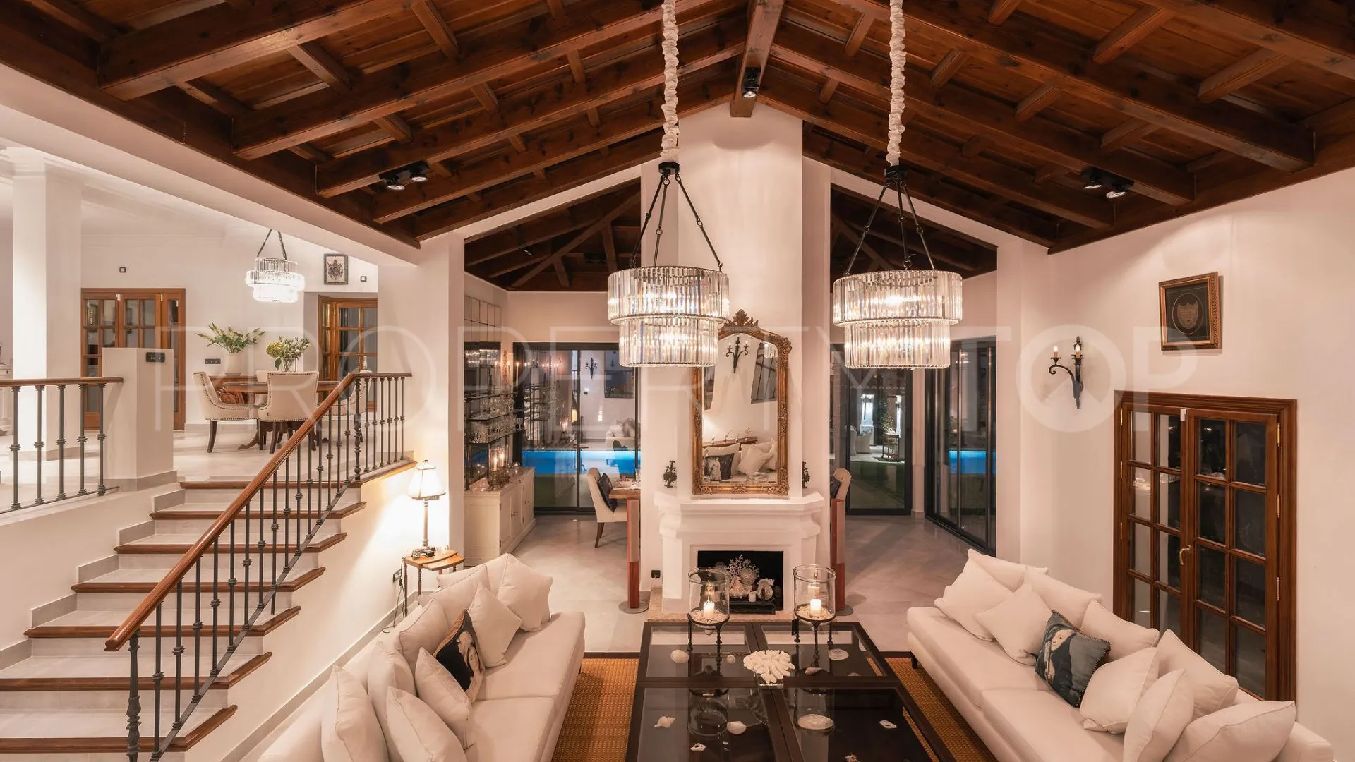 Buy El Madroñal villa