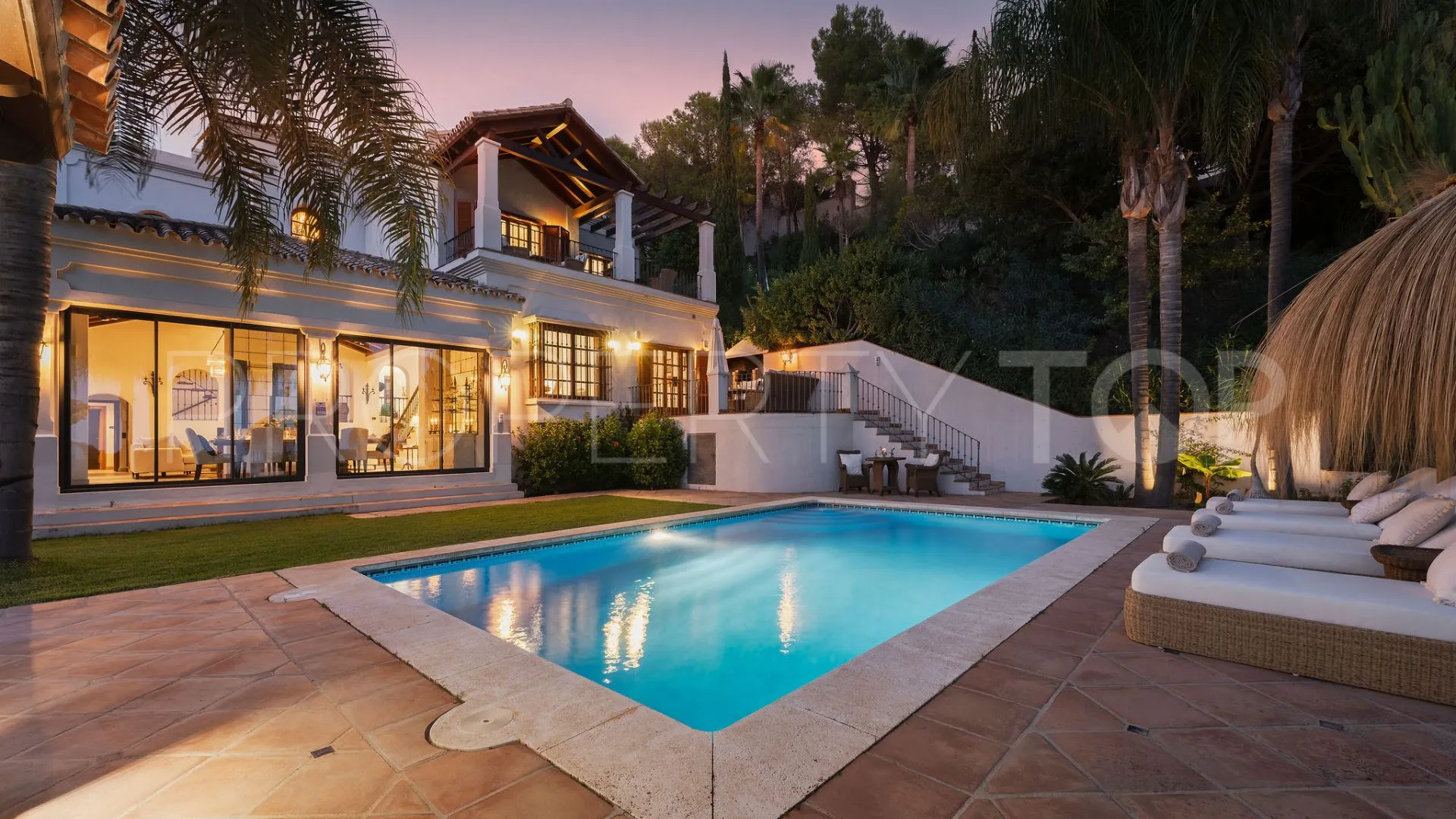Buy El Madroñal villa