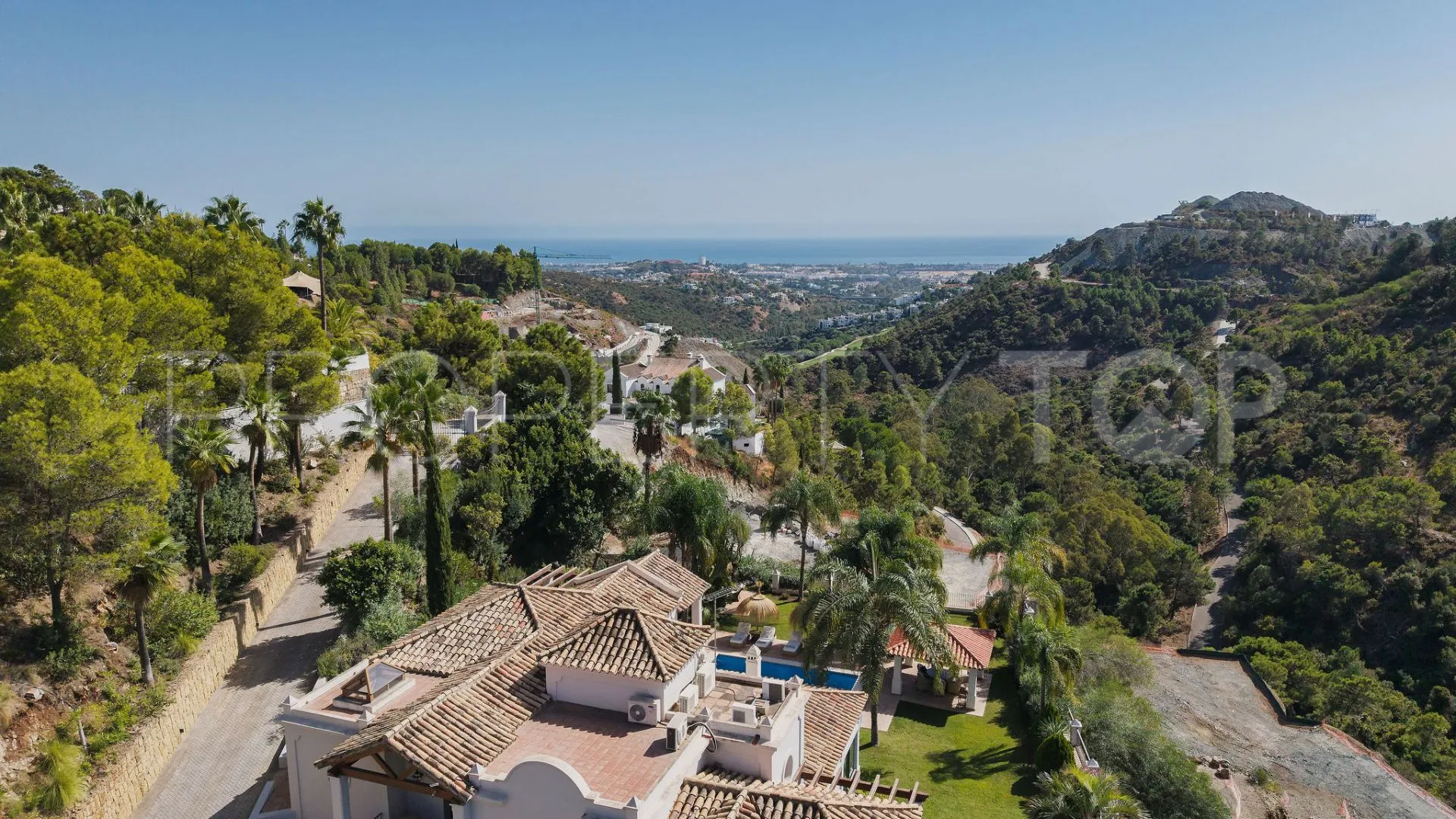 Buy El Madroñal villa