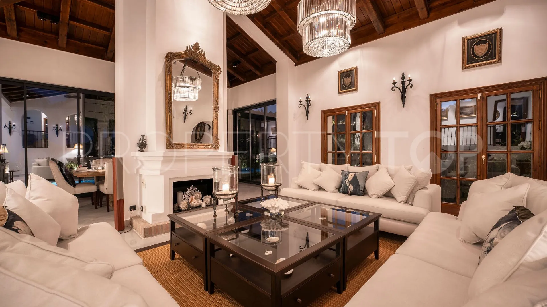 Buy El Madroñal villa