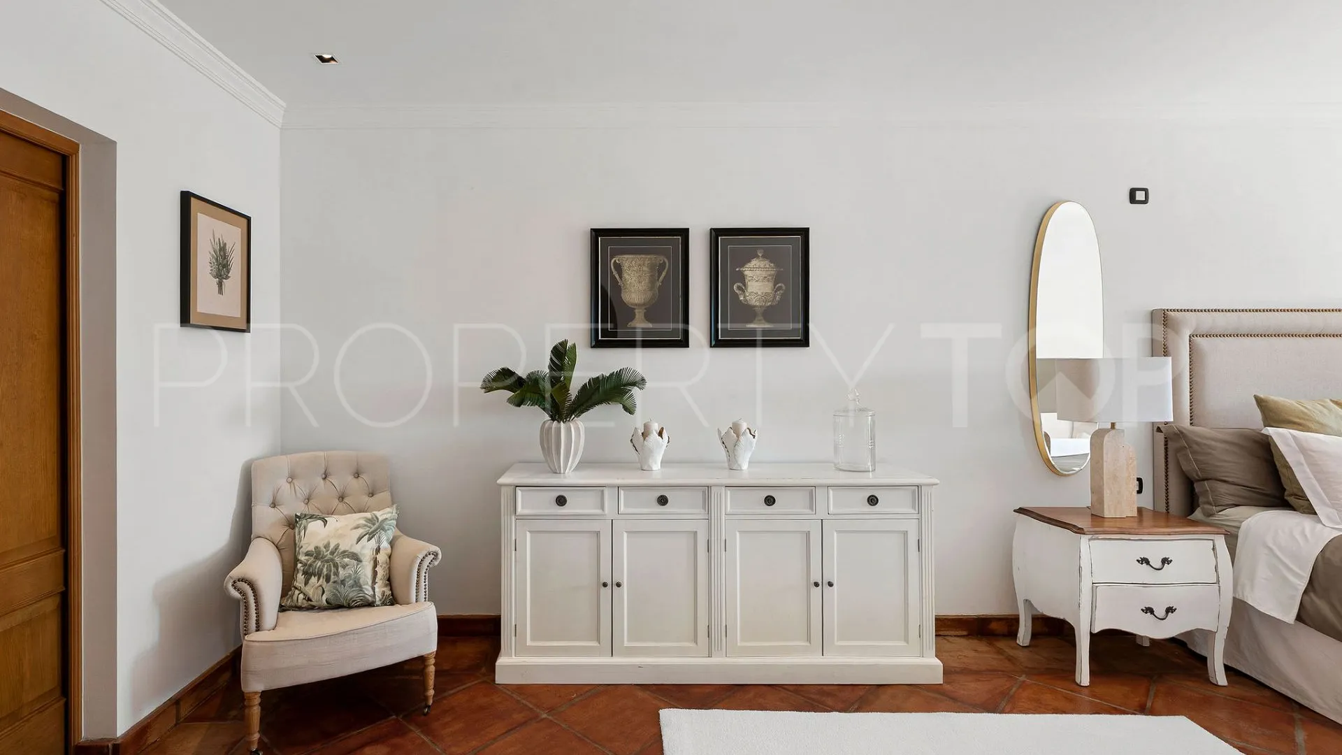 Buy El Madroñal villa