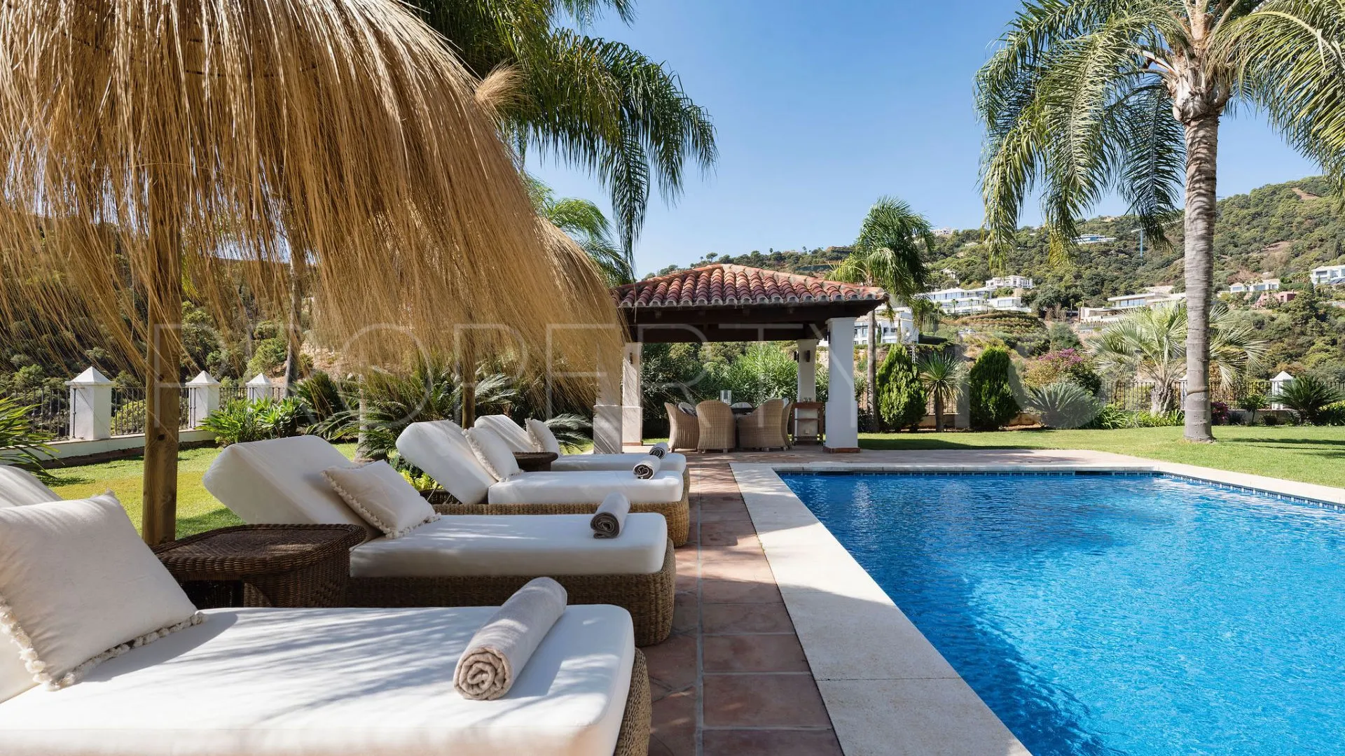 Buy El Madroñal villa