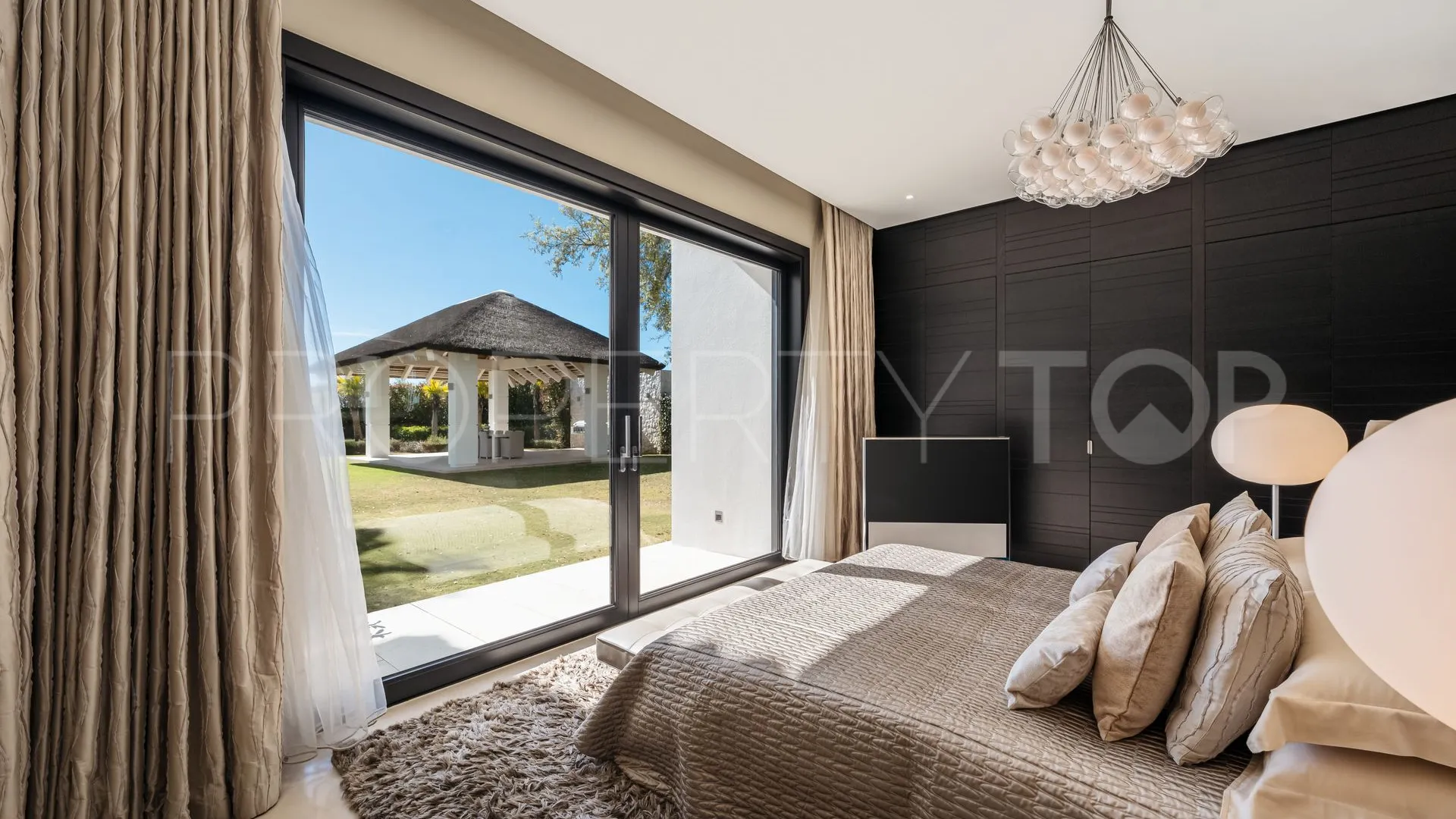 Villa en venta con 7 dormitorios en La Zagaleta
