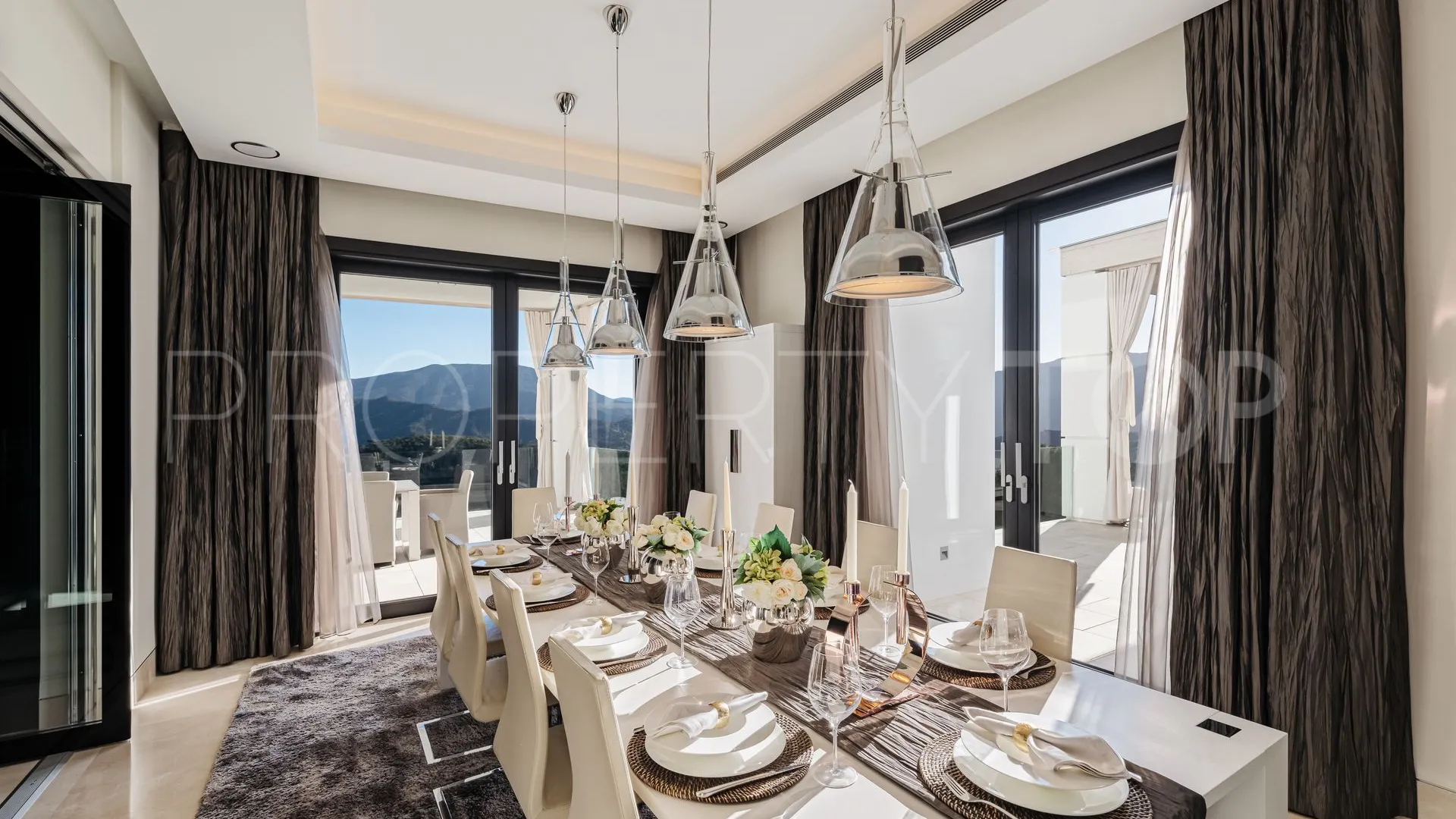Villa en venta con 7 dormitorios en La Zagaleta