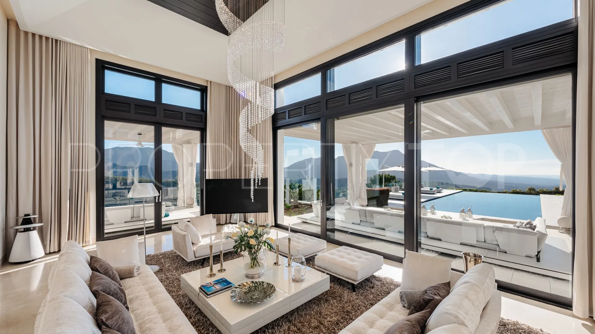 Villa en venta con 7 dormitorios en La Zagaleta