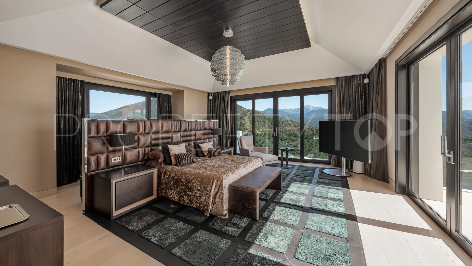 Villa en venta con 7 dormitorios en La Zagaleta