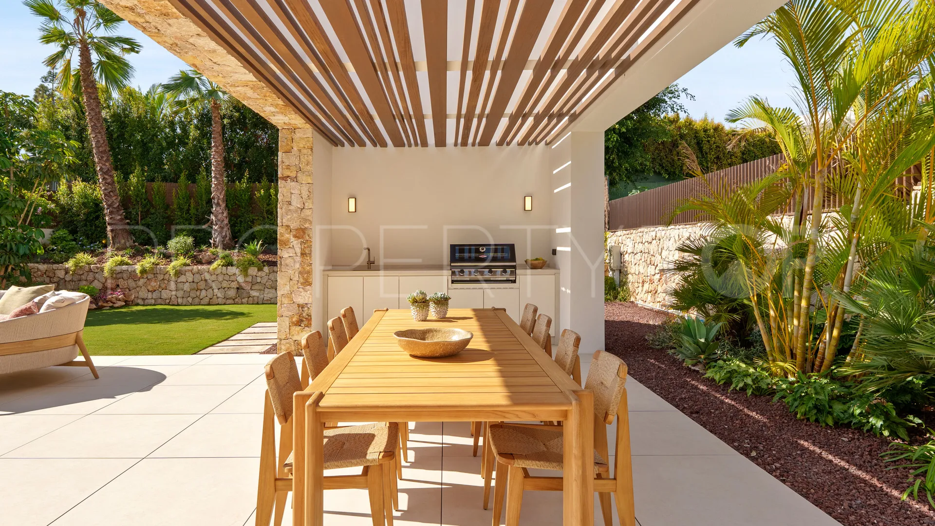 Buy Las Lomas del Marbella Club villa with 5 bedrooms