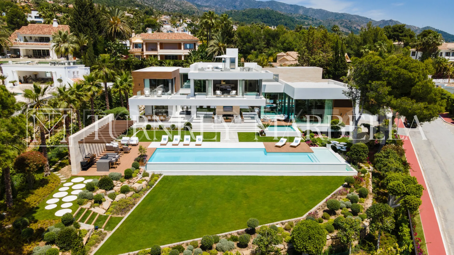 For sale Sierra Blanca villa