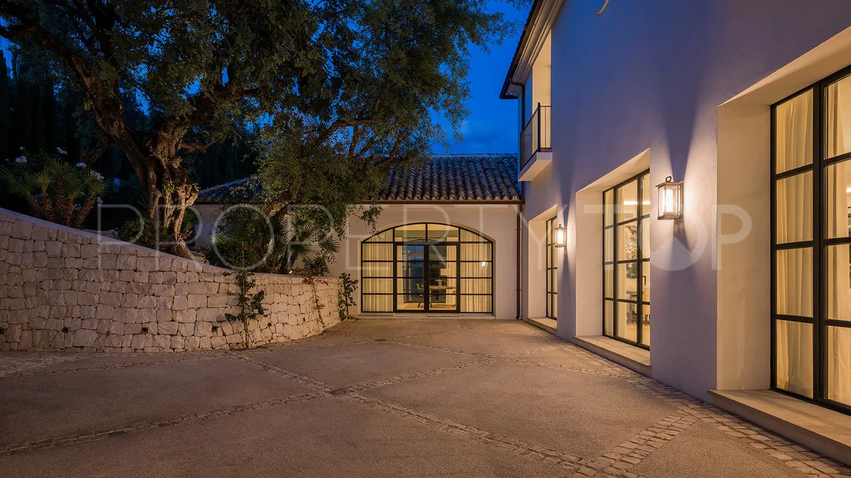 Se vende villa en Cascada de Camojan