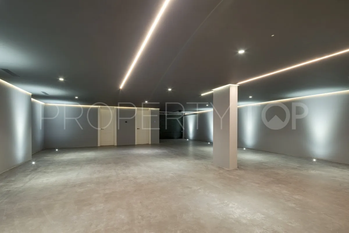 Villa for sale in Cascada de Camojan