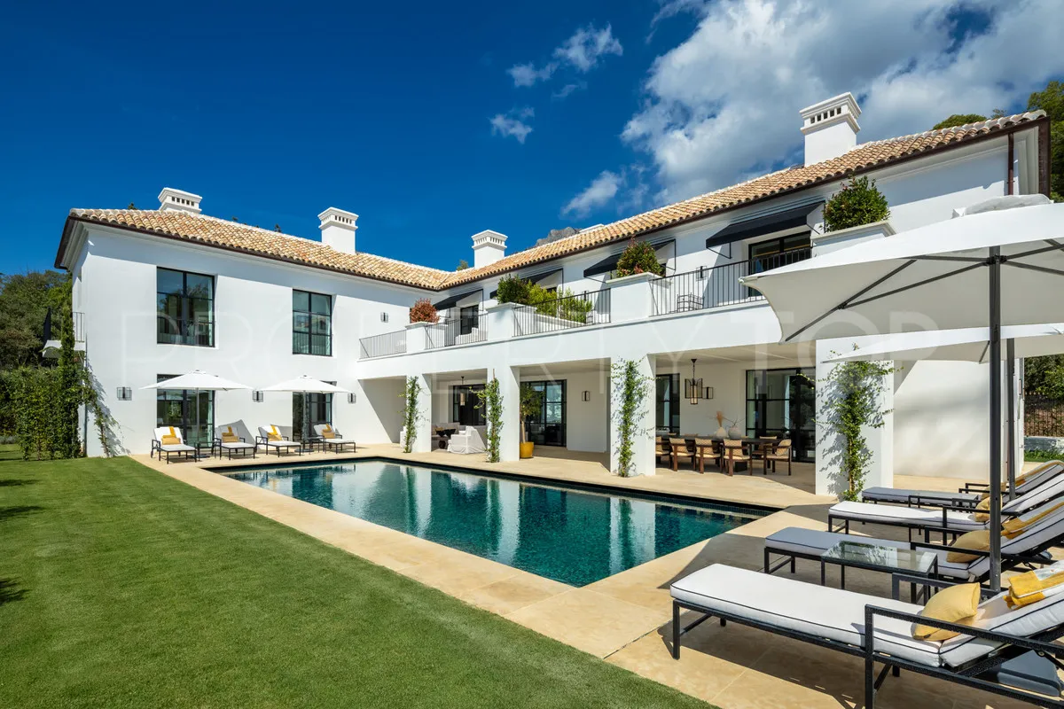 Villa for sale in Cascada de Camojan
