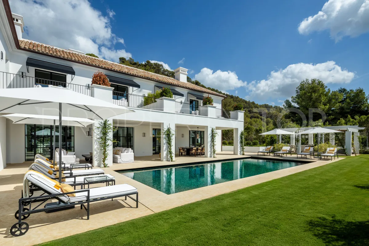 Villa for sale in Cascada de Camojan