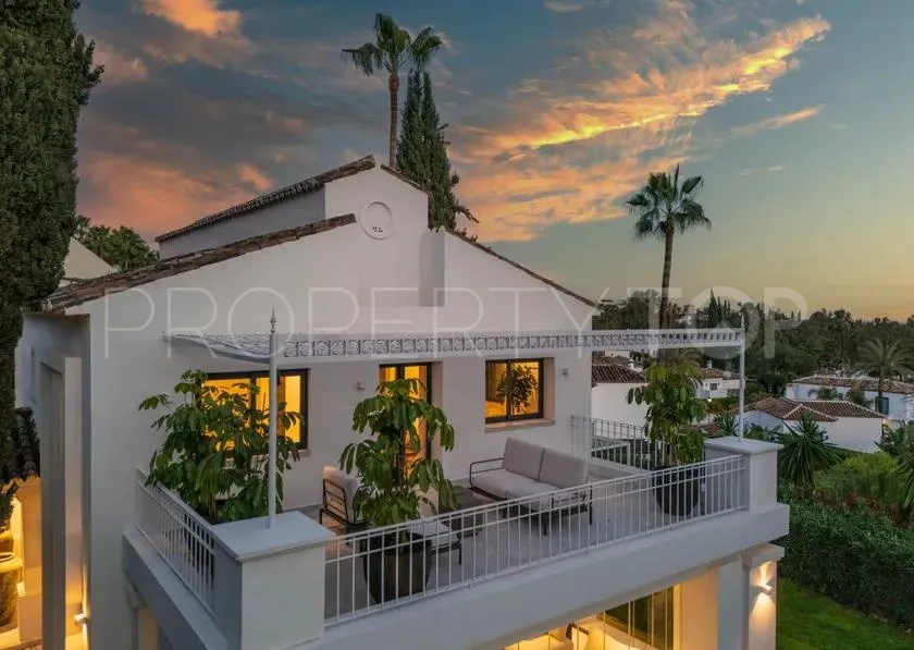 For sale 4 bedrooms villa in Nueva Andalucia