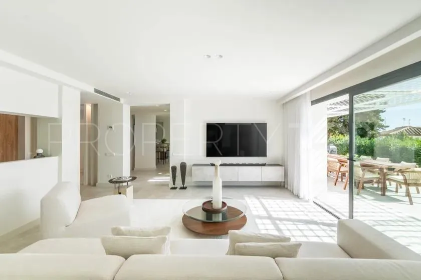 For sale 4 bedrooms villa in Nueva Andalucia