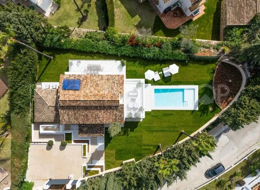 For sale 4 bedrooms villa in Nueva Andalucia