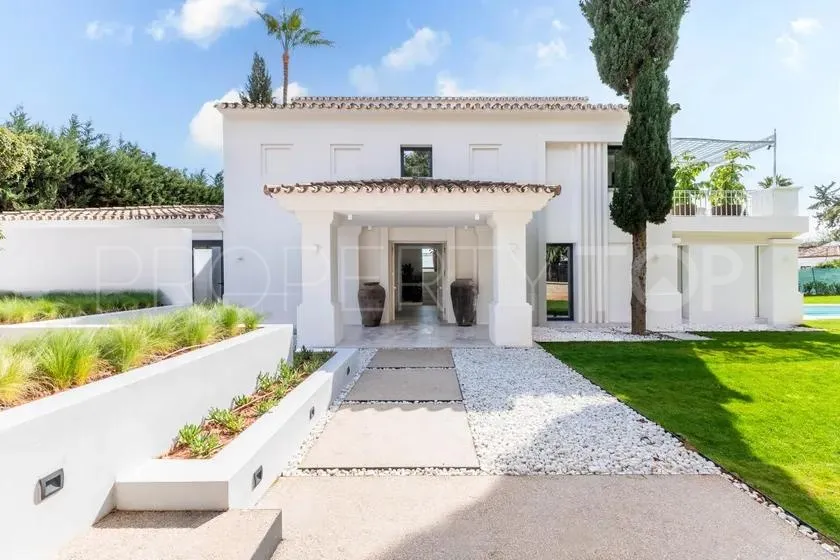 For sale 4 bedrooms villa in Nueva Andalucia
