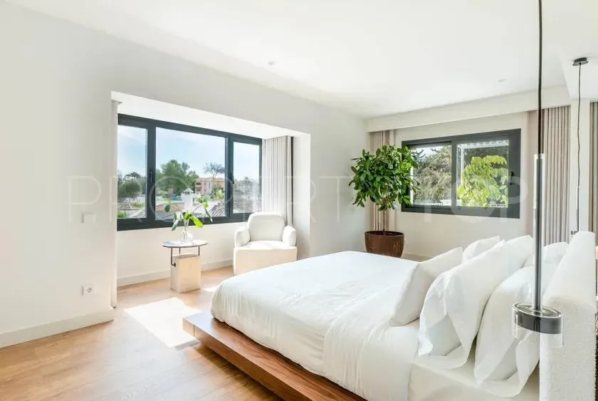 For sale 4 bedrooms villa in Nueva Andalucia
