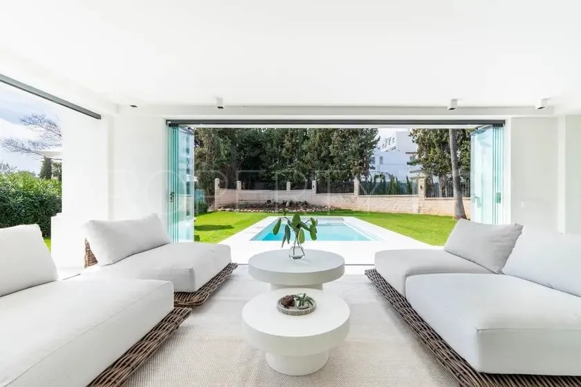 For sale 4 bedrooms villa in Nueva Andalucia