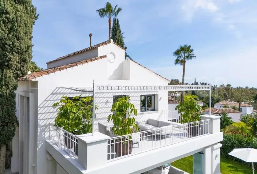 For sale 4 bedrooms villa in Nueva Andalucia