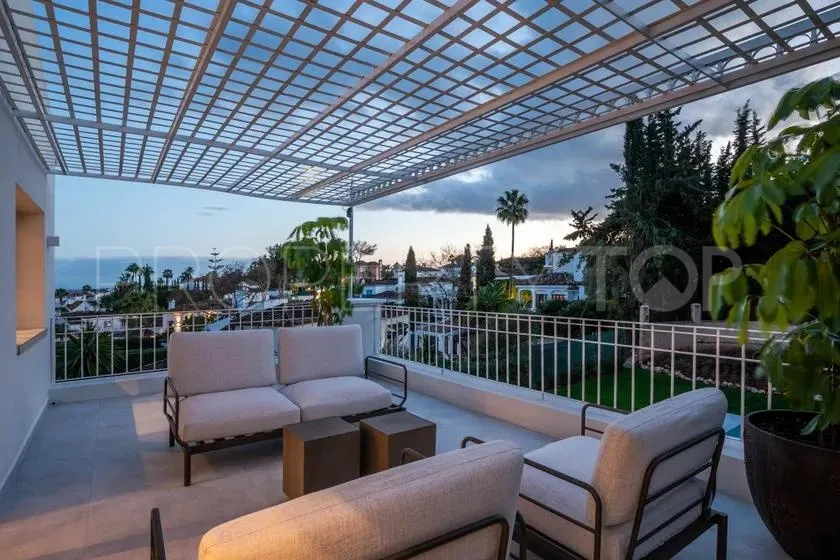 For sale 4 bedrooms villa in Nueva Andalucia