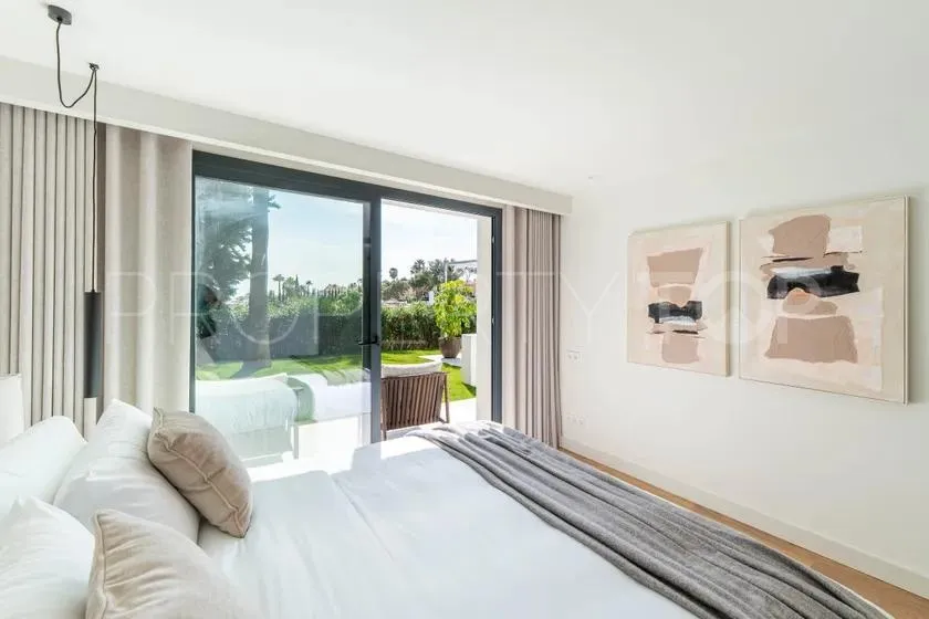 For sale 4 bedrooms villa in Nueva Andalucia
