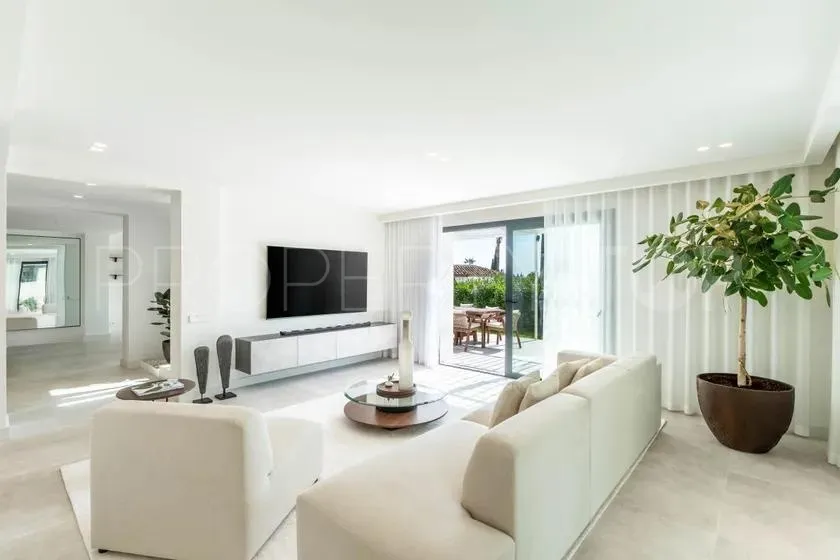 For sale 4 bedrooms villa in Nueva Andalucia