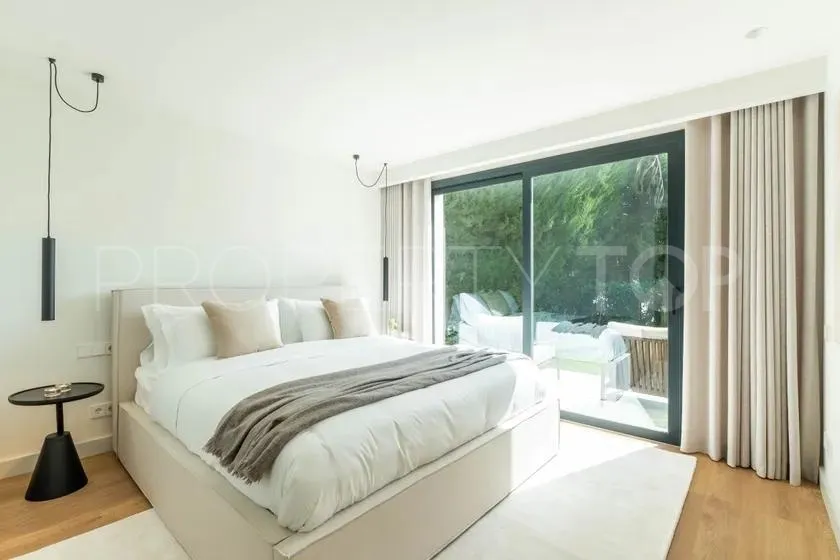 For sale 4 bedrooms villa in Nueva Andalucia