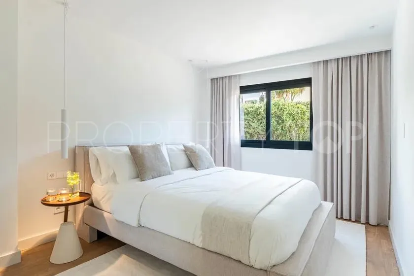 For sale 4 bedrooms villa in Nueva Andalucia