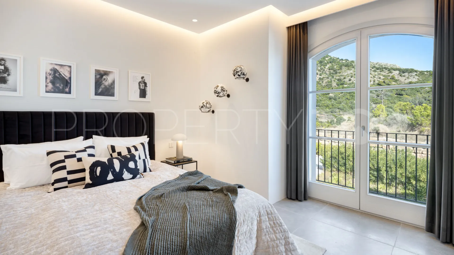 Se vende villa en Marbella Club Golf Resort con 7 dormitorios